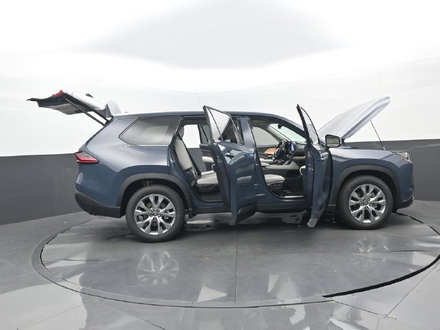 New 2026 Toyota Grand Highlander FWD image 33
