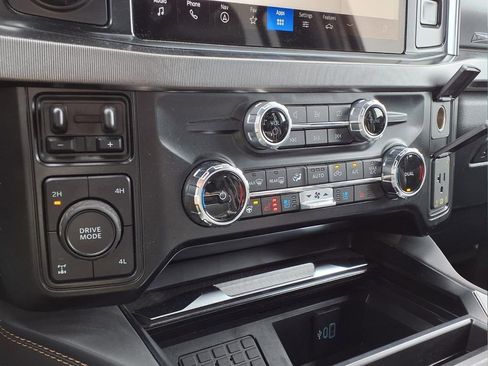 Used 2024 Ford F350 Platinum image 6