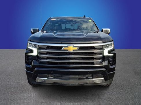 Used 2024 Chevrolet Silverado 1500 High Country w/ Technology Package AWD/4WD image 2