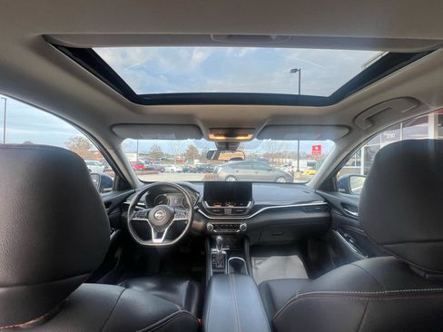 Used 2023 Nissan Altima 2.5 SR w/ SR Premium Package FWD image 9