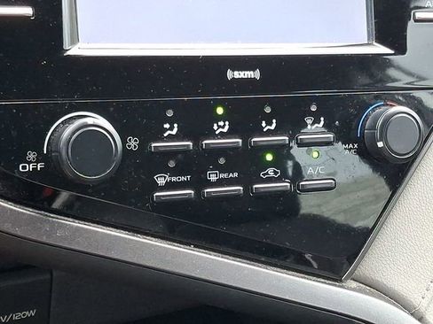 Used 2020 Toyota Camry LE image 16