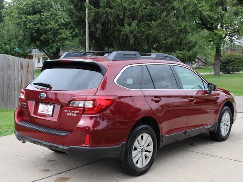 Used 2015 Subaru Outback 2.5i Premium AWD/4WD image 9