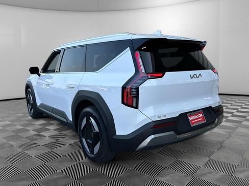 Certified 2026 Kia EV9 Wind AWD/4WD image 7