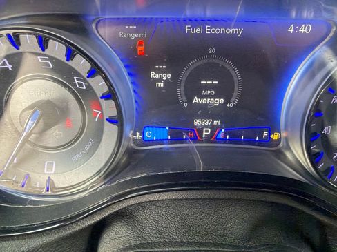 Used 2019 Chrysler 300 S RWD image 11
