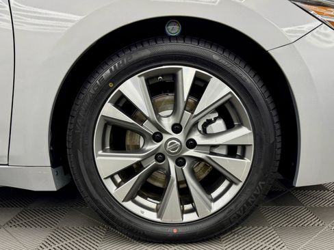 Used 2018 Nissan Maxima 3.5 SV image 22