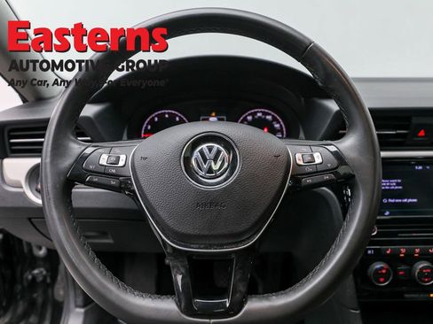 Used 2022 Volkswagen Passat 2.0T SE image 10