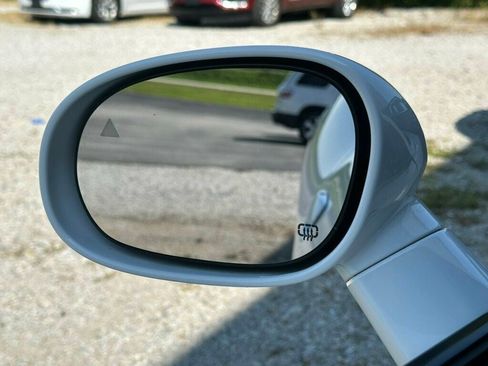 Used 2019 Dodge Challenger R/T w/ Driver Convenience Group RWD image 21