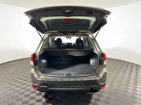 Used 2019 Subaru Forester Premium w/ All-Weather Package image 16
