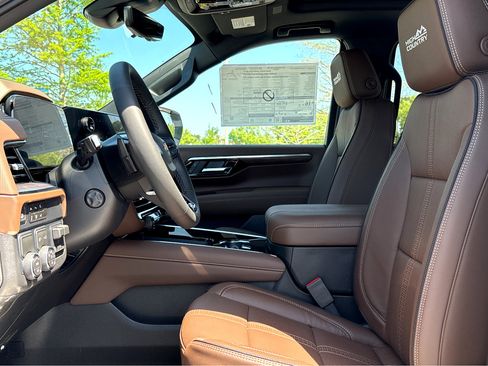 New 2026 Chevrolet Suburban High Country RWD image 15