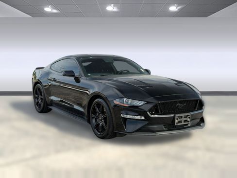 Used 2018 Ford Mustang GT Premium w/ Equipment Group 401A RWD image 7