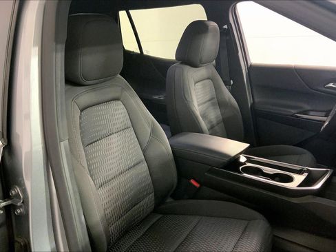 Used 2025 Chevrolet Equinox LT image 7