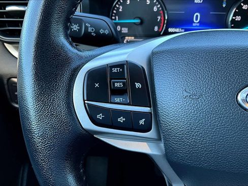 Used 2022 Ford Explorer XLT image 25