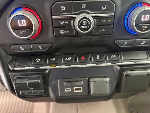 Used 2022 Chevrolet Silverado 1500 LT AWD/4WD image 13