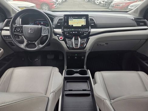Used 2023 Honda Odyssey Touring image 12