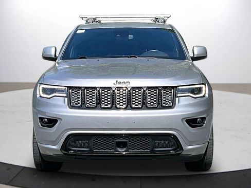 Certified 2021 Jeep Grand Cherokee Laredo X AWD/4WD image 3