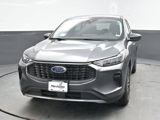 Used 2023 Ford Escape Active w/ Tech Pack #1 AWD/4WD image 2