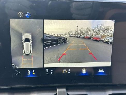 New 2026 Chevrolet Equinox ACTIV w/ Convenience Package III FWD image 18