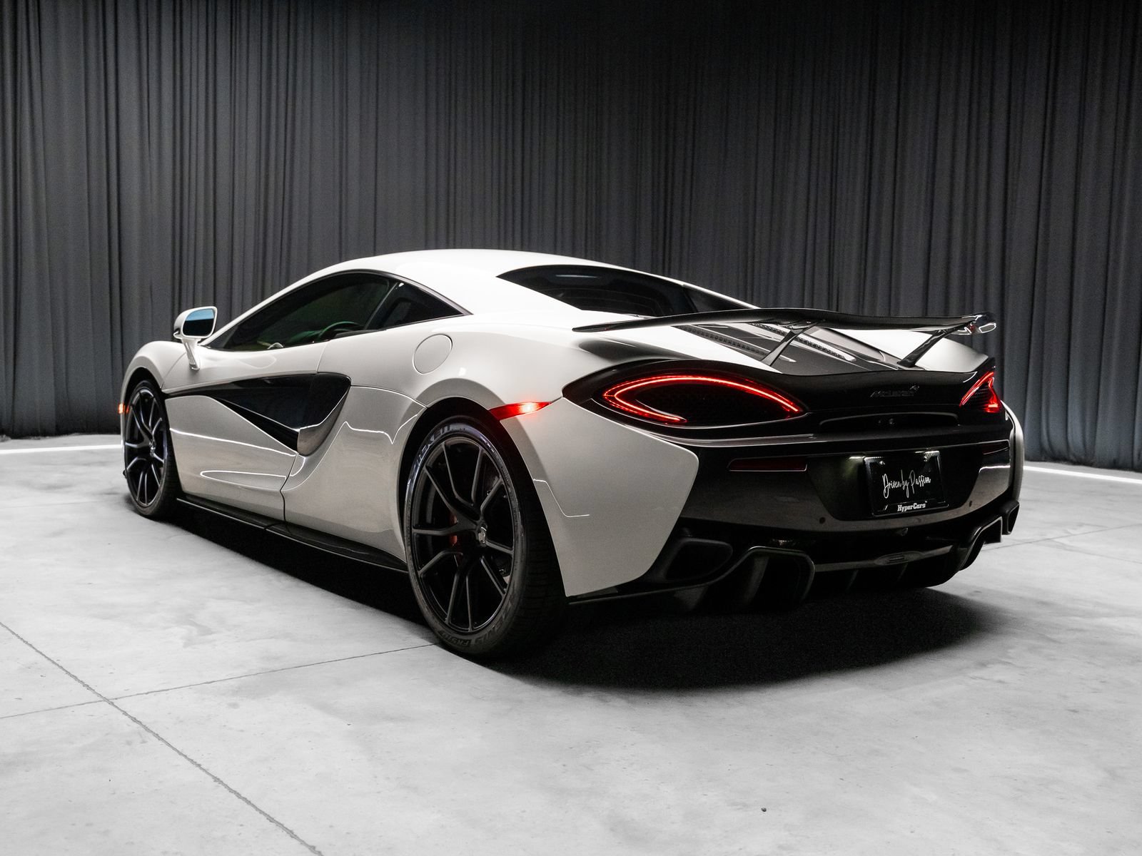Used 2016 McLaren 570S Coupe RWD image 38