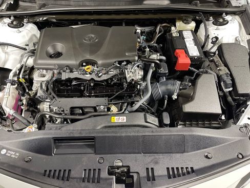 Certified 2022 Toyota Camry LE image 9