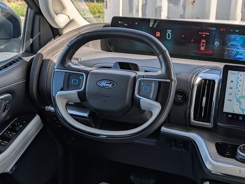 Certified 2025 Ford Expedition Platinum AWD/4WD image 21