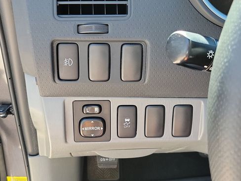 Used 2015 Toyota Tacoma PreRunner w/ SR5 Package RWD image 24