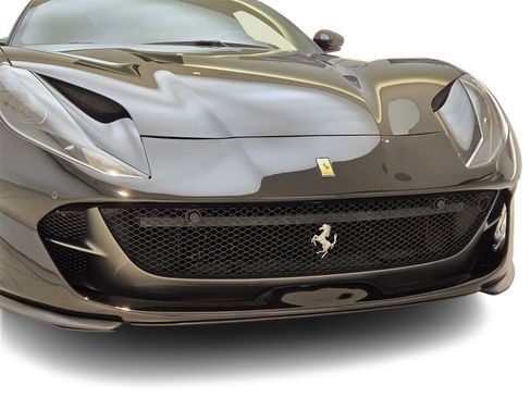 Used 2020 Ferrari 812 Superfast image 4