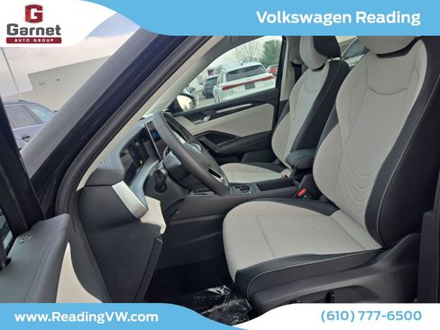 New 2026 Volkswagen Tiguan SE image 12