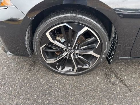 Used 2023 Nissan Altima 2.5 SR AWD/4WD image 6