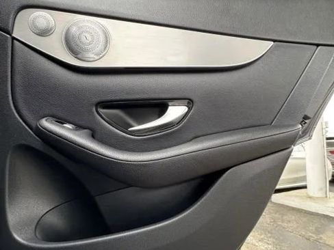 Used 2019 Mercedes-Benz GLC 300 4MATIC w/ Multimedia Package image 26
