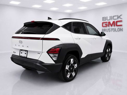 Used 2025 Hyundai Kona SEL AWD/4WD image 9