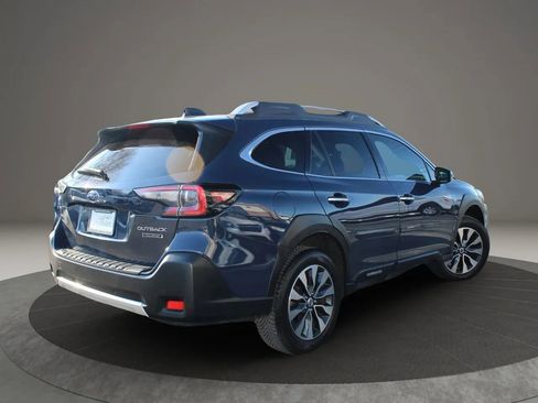 Used 2023 Subaru Outback Touring image 8
