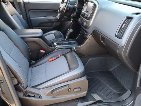 Used 2017 Chevrolet Colorado Z71 w/ Z71 Midnight Edition AWD/4WD image 16