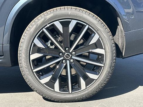 New 2026 Volvo XC90 B6 Plus w/ Protection Package Premier AWD/4WD image 24