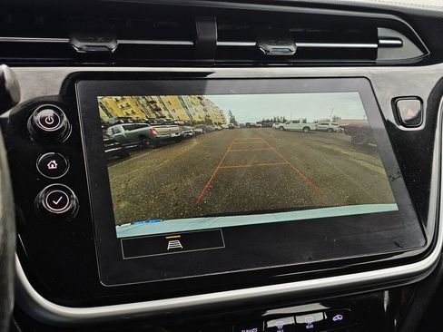 Used 2022 Chevrolet Bolt EUV LT w/ Convenience Package image 21