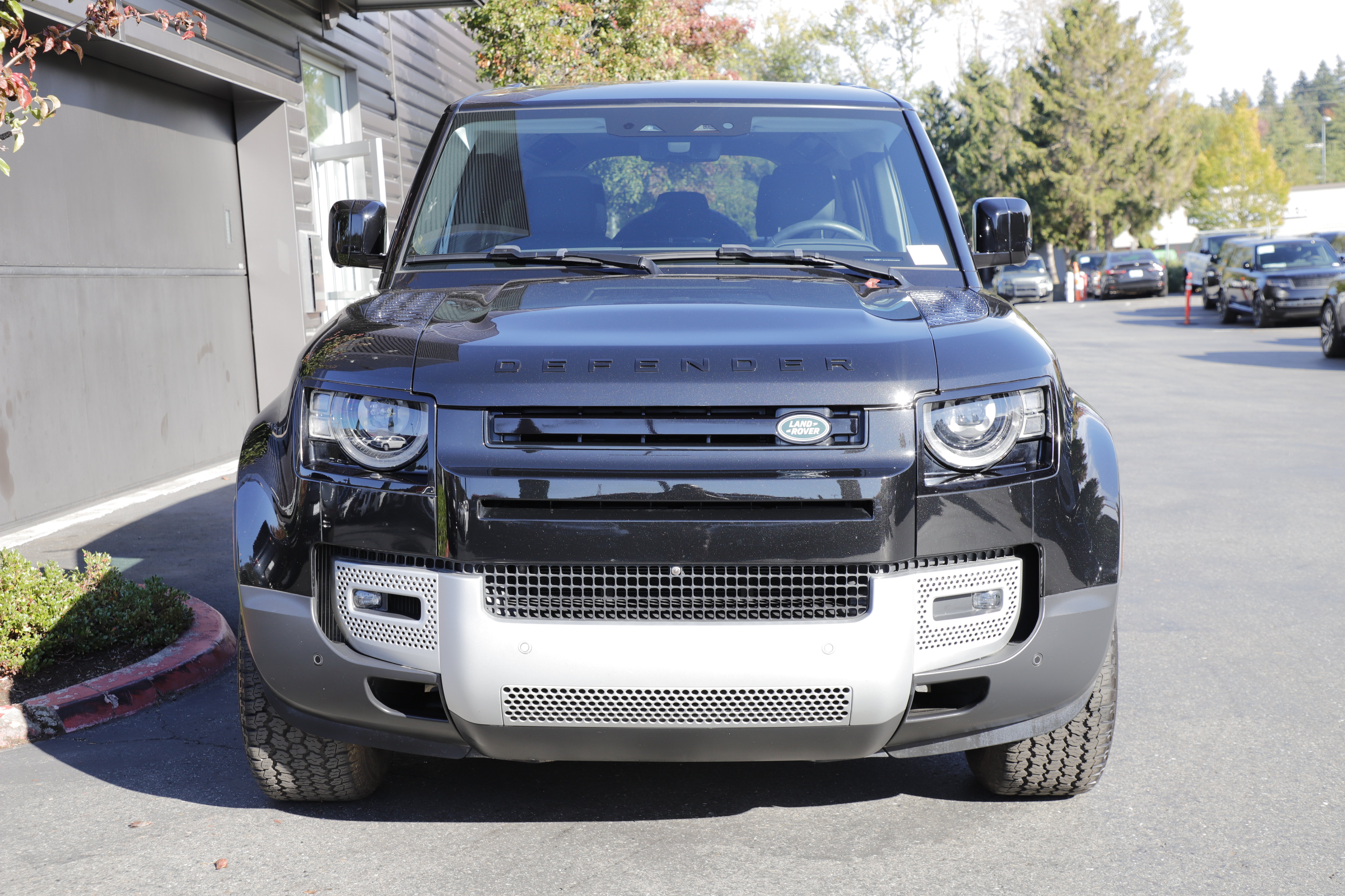 Used 2025 Land Rover Defender 110 S AWD/4WD image 4