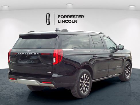 Used 2025 Ford Expedition Max Platinum AWD/4WD image 3