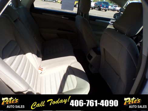 Used 2019 Ford Fusion SE image 14