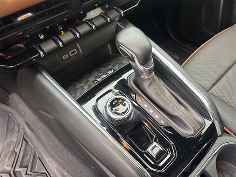 Used 2023 GMC Canyon AT4 w/ AT4 Premium Package image 19