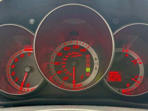 Used 2005 MAZDA MAZDA3 s w/ Appearance Pkg image 4