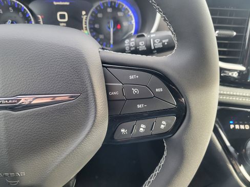 New 2026 Chrysler Pacifica Select w/ S Appearance Package AWD/4WD image 30
