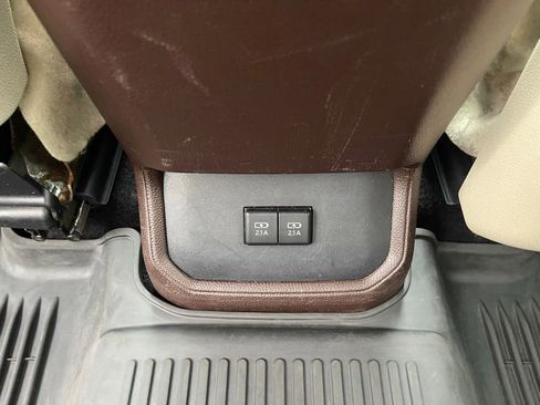 Used 2020 Toyota Highlander XLE AWD/4WD image 22