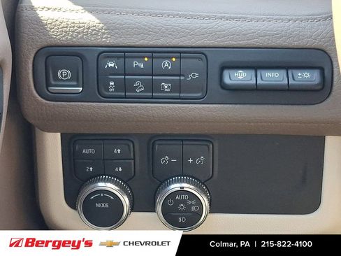 Used 2022 GMC Yukon Denali AWD/4WD image 30