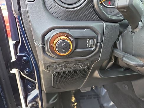 Used 2025 Jeep Gladiator Mojave w/ Safety Group image 12