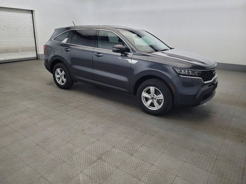 Used 2023 Kia Sorento LX AWD/4WD image 11