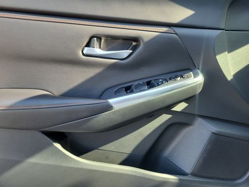 Certified 2024 Nissan Sentra SR FWD image 16