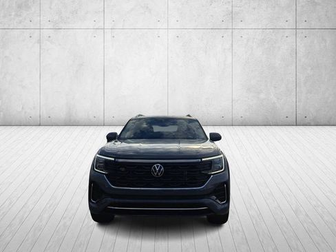 Used 2025 Volkswagen Atlas SEL Premium R-Line image 2