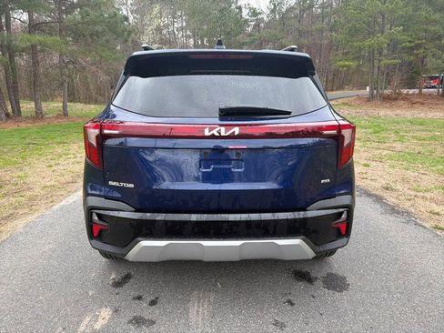 Certified 2025 Kia Seltos EX w/ EX Sunroof Package image 6