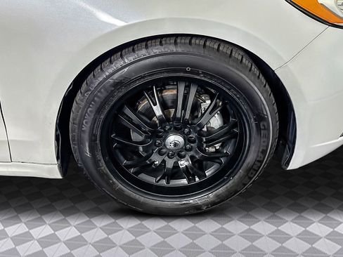 Used 2020 Ford Fusion SE image 32