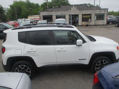 Used 2015 Jeep Renegade Latitude w/ Cold Weather Group II image 2
