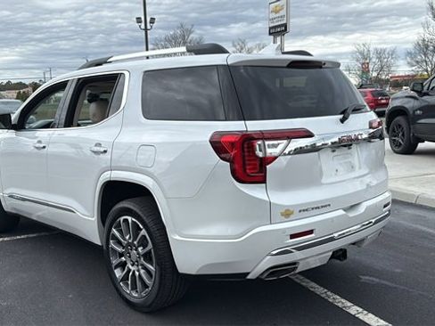 Used 2022 GMC Acadia Denali w/ Denali Technology Package image 5